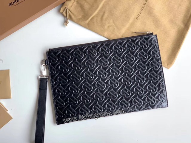 Burberry專門店新款TB壓花皮革拉鏈收納袋 巴寶莉男士手包手拿包 yxb1323